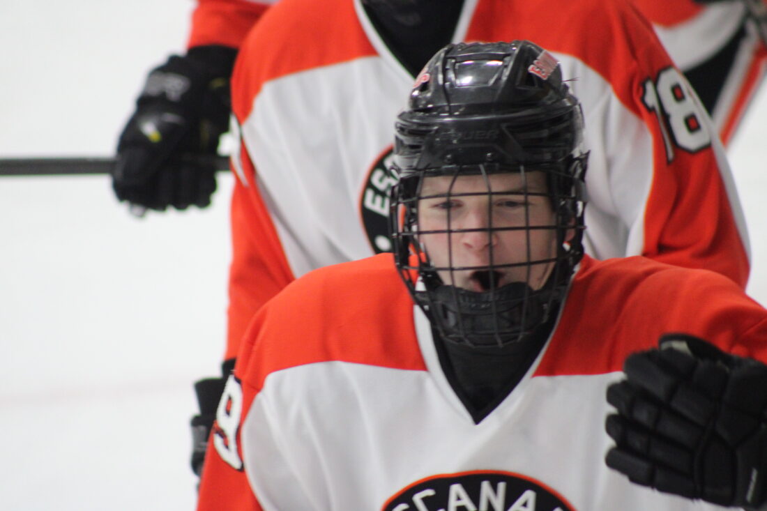 Eskymos hold off Bulldogs improve to 5